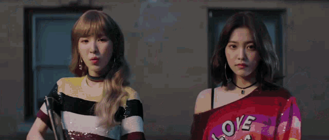 Wendy And Yeri Trying To Kill Seulgi Wendy Yeri Seulgi Peekaboo GIF - Wendy And Yeri Trying To Kill Seulgi Wendy Yeri Seulgi Peekaboo Wendy Yeri Throwing Weapons At Seulgi GIFs