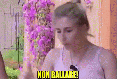 Lara Temptation Island Non Ballare Non Sai Ballare Per Favore Non Ballare GIF - Do Not Dance Please Temptation Island2018 Italian Reality Show GIFs