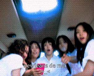 a group of girls are standing next to each other and the words newjeans de mai are on the bottom