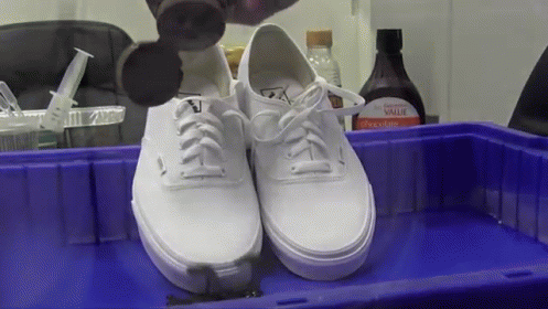 Neverwet GIF - Never Wet Water Resistant Water Proof GIFs