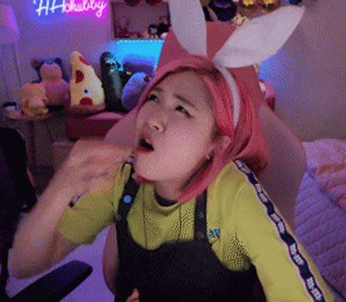 Hachubby Eating GIF - Hachubby Eating GIFs