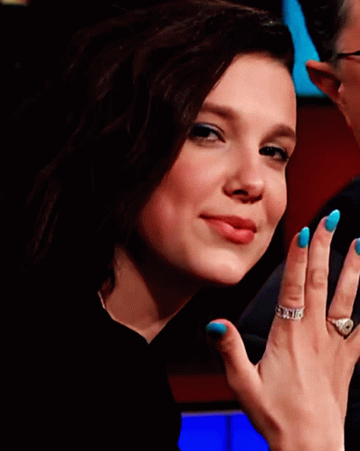 Millie Bobby Brown Nails GIF - Millie Bobby Brown Nails Blue Nails GIFs