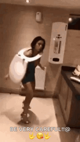 Drunk Girl Spin GIF - Drunk Girl Spin Toilet Seat GIFs