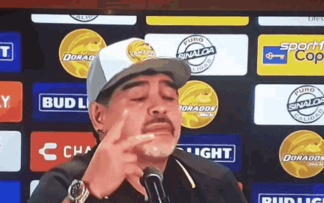 Diego Maradona GIF - Diego Maradona Joint GIFs
