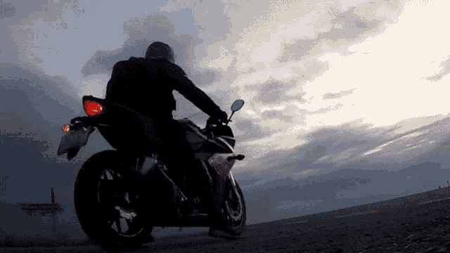 Unchiu Xe No N Motorcycle GIF - Unchiu Xe No N Motorcycle Motorcycle Rider GIFs