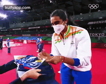 Awarded With The Women'S Badminton Bronze Medal.Gif GIF - Awarded With The Women'S Badminton Bronze Medal Pvsindhu Pv Sindhu GIFs