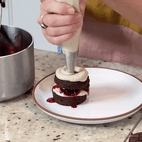Frosting Jill Dalton GIF - Frosting Jill Dalton The Whole Food Plant Based Cooking Show GIFs