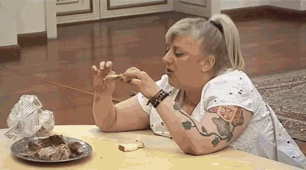 Eating Devouring Food GIF - Eating Devouring Food GIFs