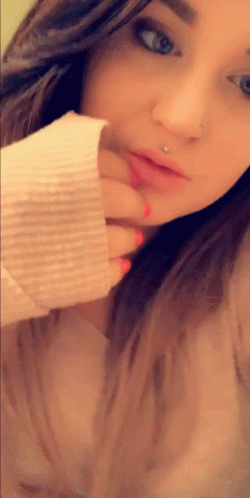 Nikki Blow Kiss GIF - Nikki Blow Kiss Selfie GIFs