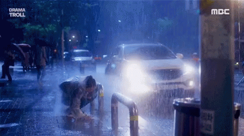 Kdrama Car Throwing Water GIF - Kdrama Car Throwing Water Splash GIFs