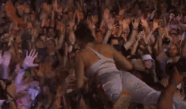 Crowd Surfing Audience GIF - Crowd Surfing Audience Surfing GIFs