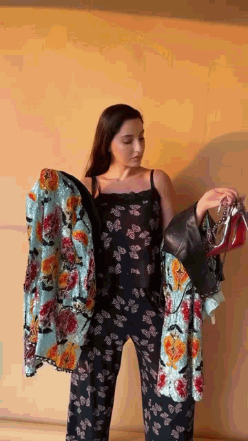 Nora Fatehi Keert GIF - Nora Fatehi Keert Pant Suit GIFs