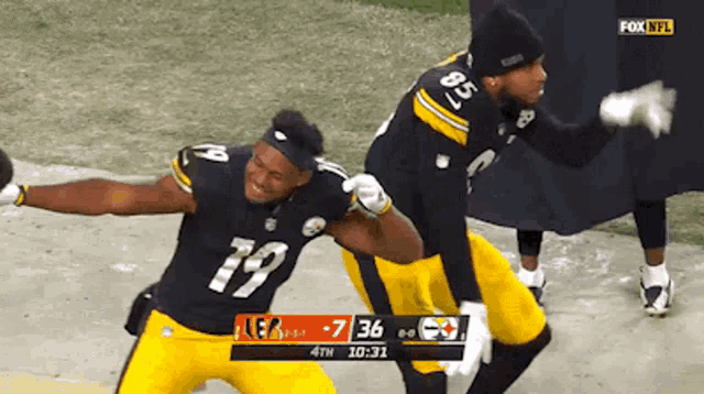 a fox nfl broadcast of a football game between the pittsburgh steelers and the green bay packers