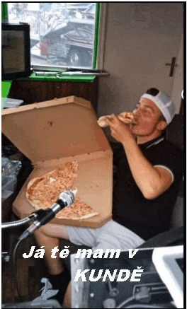 a man is eating a pizza in front of a microphone with the words ja te mam v kunder written below him