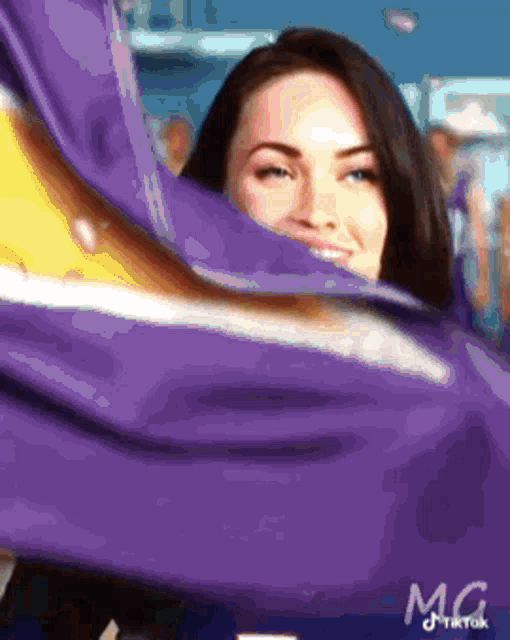 Prettygif Jennifersbody GIF