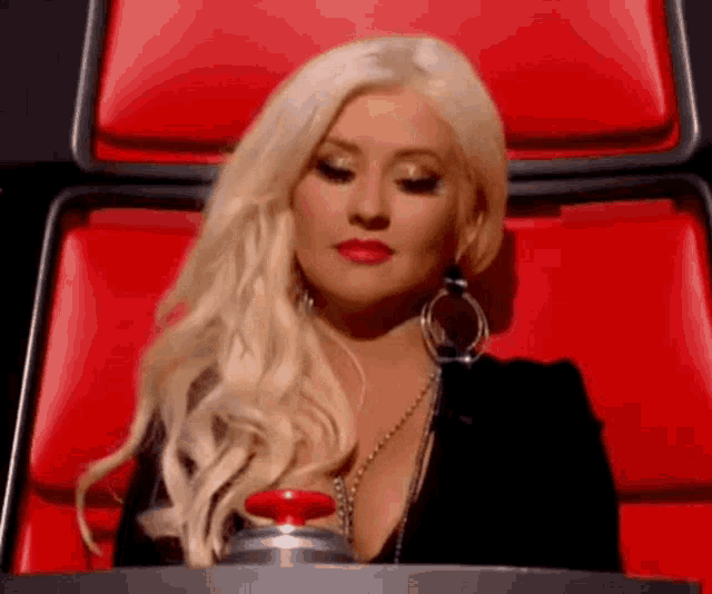 The Voice Us Christina Aguilera GIF - The Voice Us Christina Aguilera Coach GIFs