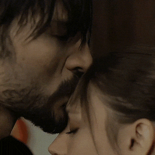 Forehead Kiss Atgün GIF - Forehead Kiss Atgün İlhan Sen GIFs