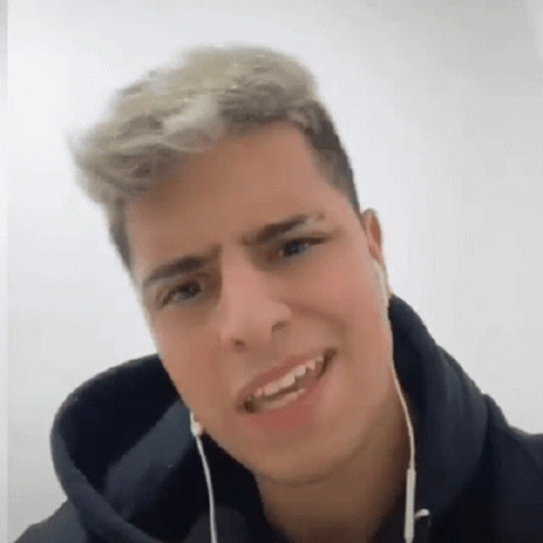 Victor Loud Victor Augusto GIF - Victor Loud Victor Augusto Handsome GIFs