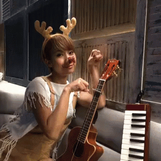 となかい　トナカイ　クリスマス　冬　メリクリ　コスプレ　12月 GIF - Reindeer Japanese GIFs