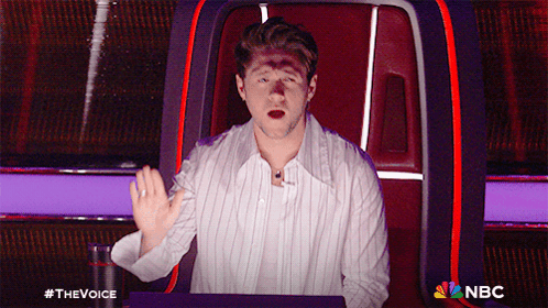 Tapping The Table Niall Horan GIF - Tapping The Table Niall Horan The Voice GIFs