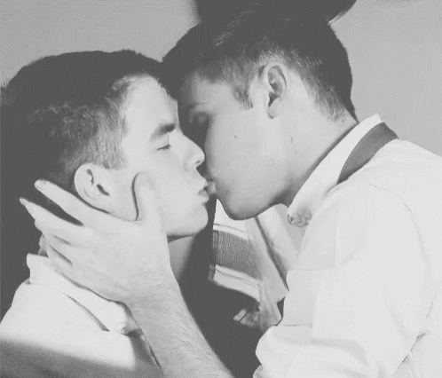 Kissing Gay GIF - Kissing Gay Kiss GIFs