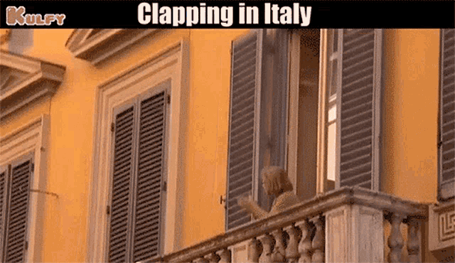 Clapping In Italy Trending GIF - Clapping In Italy Trending Clapping GIFs