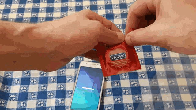 Condom Prezervativ GIF - Condom Prezervativ Phone GIFs