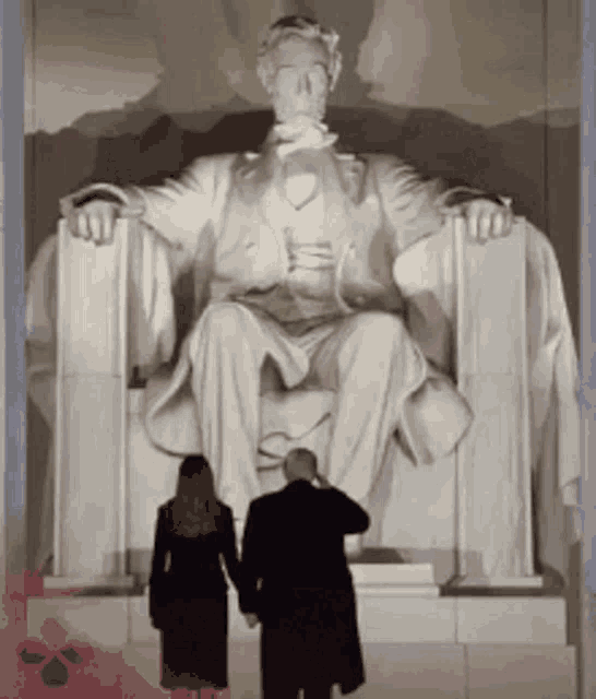 Abraham Lincoln Monument GIF - Abraham Lincoln Monument Middle Finger GIFs