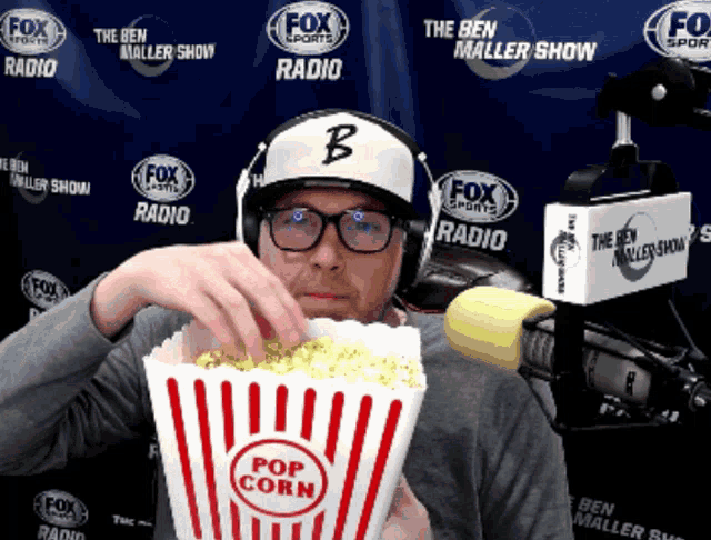 Benmaller Eating Popcorn GIF - Benmaller Eating Popcorn Popcorn Eating GIFs