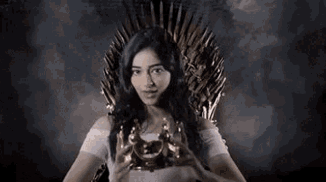 Queen Ananya Panday GIF - Queen Ananya Panday Crown GIFs