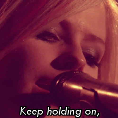 Avril Lavigne Keep Holding On GIF - Avril Lavigne Keep Holding On Never Let Go GIFs