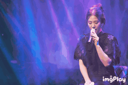 Kim Hyun Joo Singing GIF - Kim Hyun Joo Singing Fan Meeting GIFs