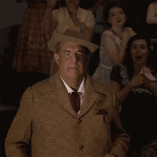 Looking Colonel Tom Parker GIF - Looking Colonel Tom Parker Tom Hanks GIFs