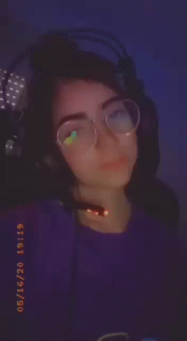Pretty Selfie GIF - Pretty Selfie Eyeglasses GIFs