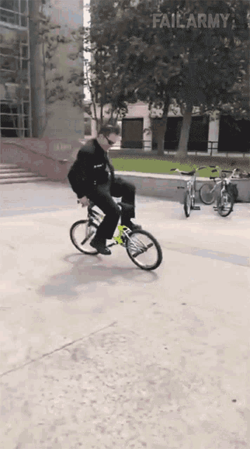 Bicycle Go Backward GIF - Bicycle Go Backward Police GIFs
