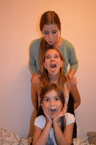 Funny Sisters GIF - Funny Sisters Family GIFs