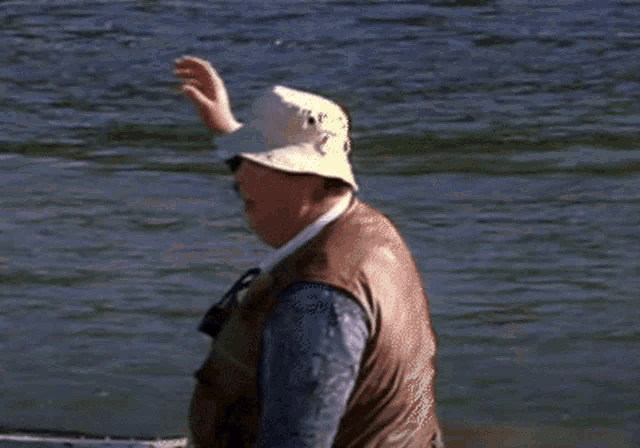 Great Outdoors Wave GIF - Great Outdoors Wave John Candy GIFs