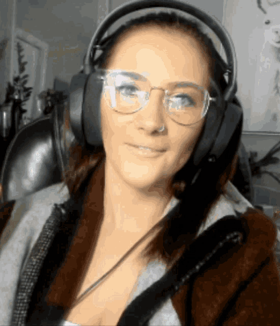 Dardarpinks GIF