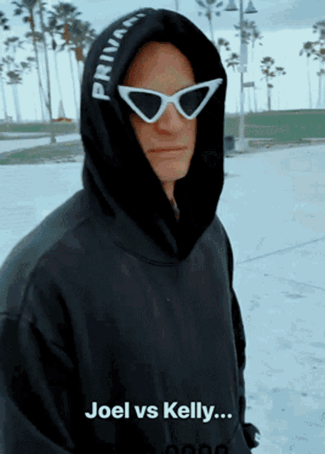 Joel Kinnaman Hoodie GIF - Joel Kinnaman Hoodie Venice Beach GIFs