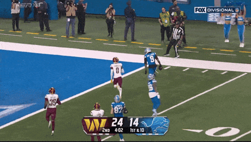 a fox divisional football game is being played