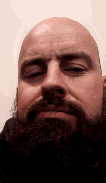 Grunta Beard GIF - Grunta Beard Surprised GIFs