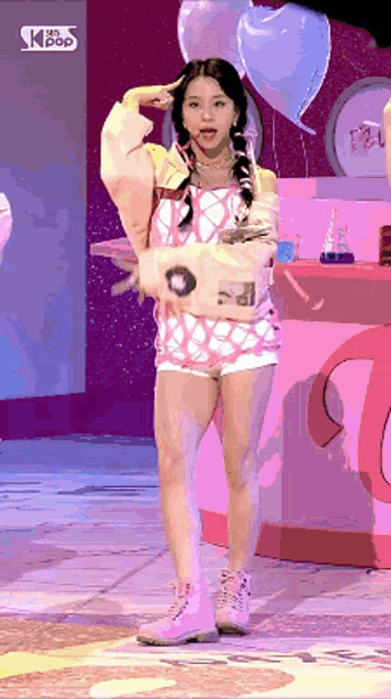 Chaeyoung Scientist GIF - Chaeyoung Scientist Fancam GIFs