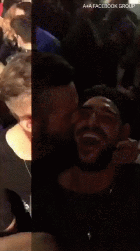 Alexandro Topini Kiss GIF - Alexandro Topini Kiss Gay GIFs