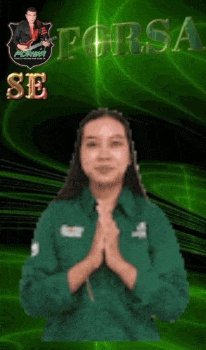 a woman in a green shirt stands in front of a green background that says forsa