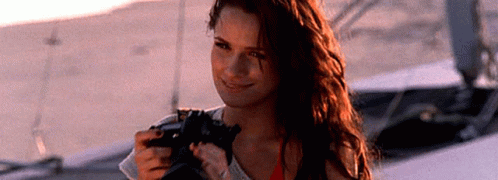 One Tree Hill Quinn James GIF - One Tree Hill Quinn James Taking Picture GIFs