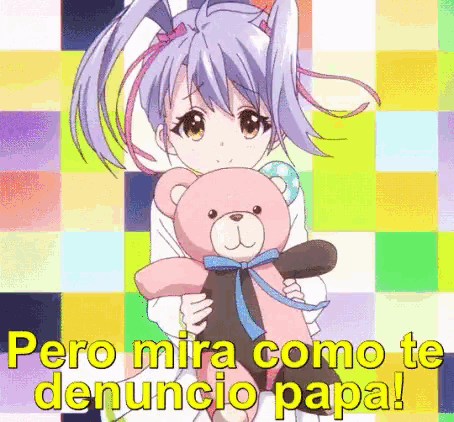 a girl with purple hair is holding a pink teddy bear and says `` pero mira como te denuncio papa ! ''