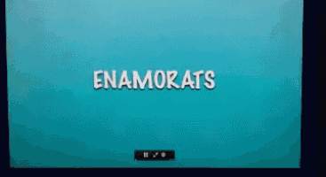 a blue screen with enamorats written in white letters