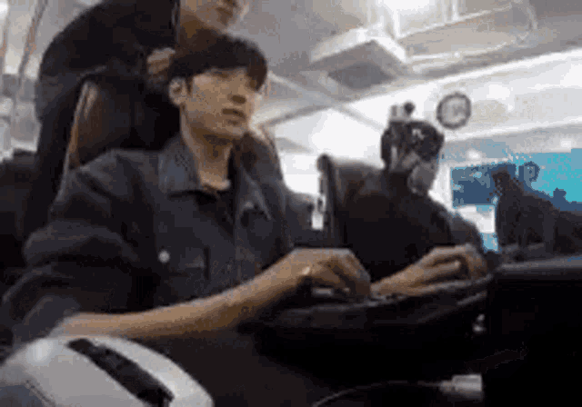 Kpop Typing GIF - Kpop Typing Computer GIFs
