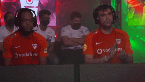 Winning Team Giants Gaming GIF - Winning Team Giants Gaming Watch From The Stands GIFs