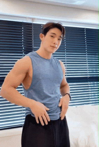 Wonho Lifting Shirt GIF - Wonho Lifting Shirt Showing Off Abs GIFs